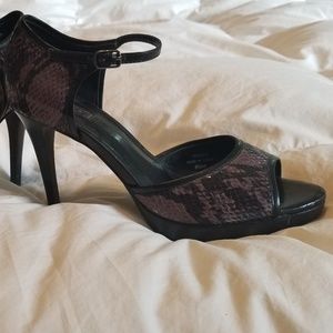 Tahari Heels